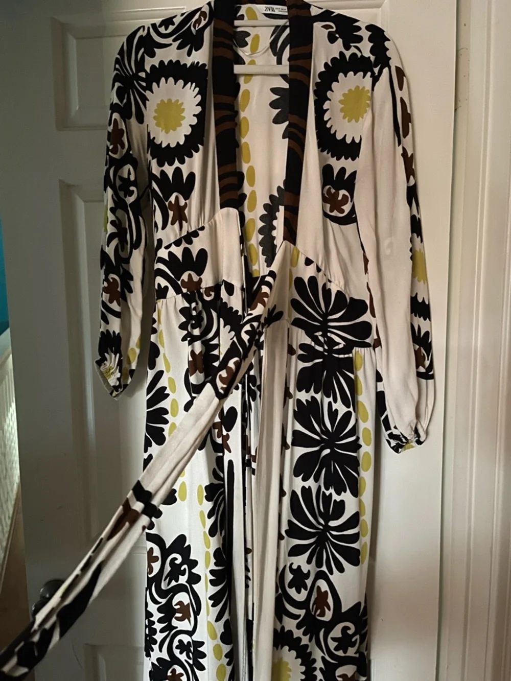 Zara Black Brown White Floral-Print Wrap Dress - Picture 5 of 5